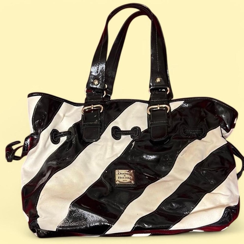 Dooney & Bourkr Large - Picture 11 of 15